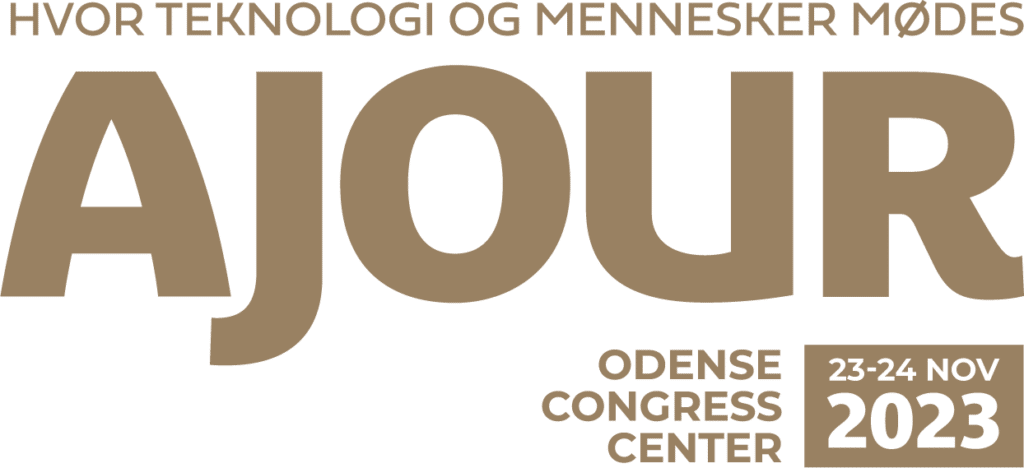 Alt Tekst:
Logo for Ajour 2023 med teksten "HVOR TEKNOLOGI OG MENNESKER MØDES" øverst. Under denne tekst står "AJOUR" skrevet med store, fede bogstaver. Nederst til højre står der "ODENSE CONGRESS CENTER" og datoerne "23-24 NOV 2023". Farveskemaet er i en metallisk bronze eller guld.